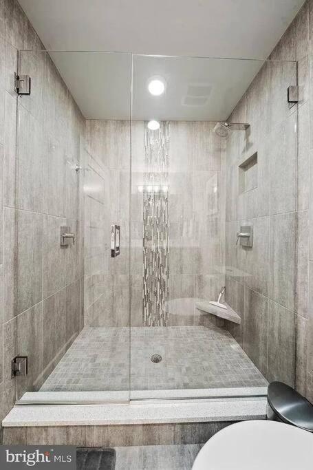 Вілла Luxury Modern Waterfront Retreat Montross Екстер'єр фото
