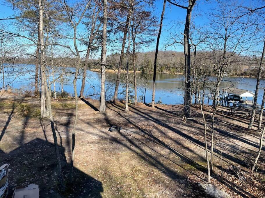 Вілла Luxury Modern Waterfront Retreat Montross Екстер'єр фото