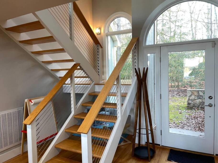 Вілла Luxury Modern Waterfront Retreat Montross Екстер'єр фото
